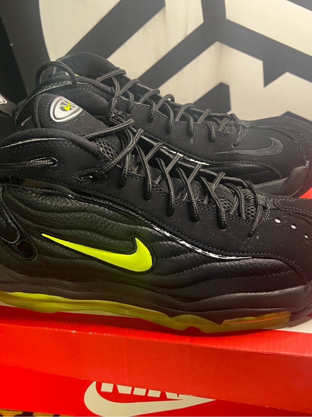 Nike Black and Neon Green Uptempo. - Picture 2 of 6